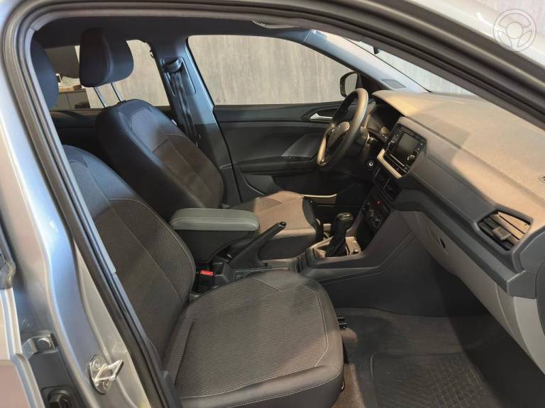 VOLKSWAGEN - T-CROSS 1.0 TSI 200 SENSE AUTOMÁTICO - 2023/2024 - PRATA - R$ 104.900,00