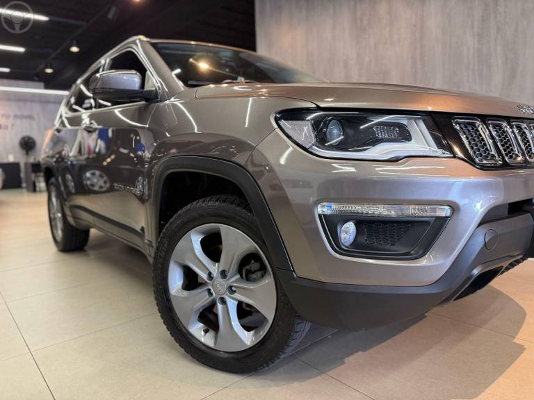 JEEP - COMPASS 2.0 LONGITUDE TD350 TURBO DIESEL 4X4 4P AUTOMÁTICO - 2017/2018 - CINZA - R$ 102.900,00