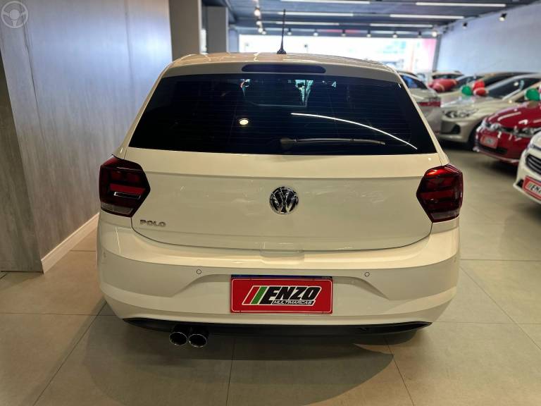 VOLKSWAGEN - POLO 1.0MPI TOTAL FLEX MANUAL - 2020/2021 - BRANCA - R$ 69.900,00