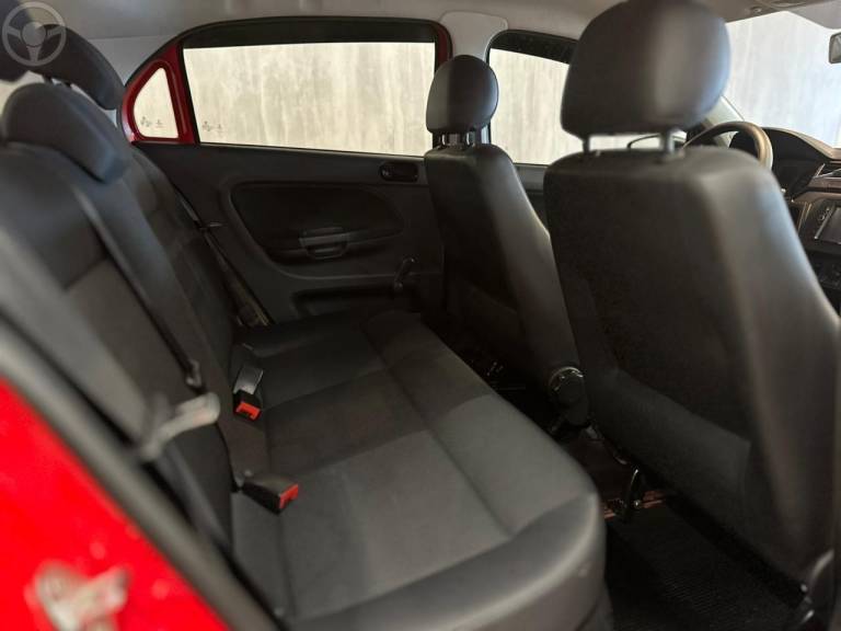 VOLKSWAGEN - GOL 1.0 12V MPI TOTALFLEX 4P MANUAL - 2022/2023 - VERMELHA - R$ 58.900,00