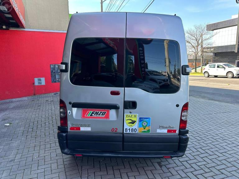 RENAULT - MASTER 2.5 DCI MINIBUS L3H2 1 16V DIESEL 3P MANUAL - 2011/2012 - PRATA - R$ 110.900,00