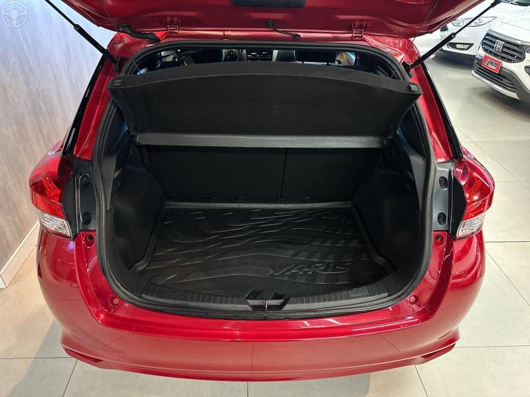 TOYOTA - YARIS 1.5 XL PLUS CONNECT 16V FLEX 4P AUTOMÁTICO - 2021/2022 - VERMELHA - R$ 87.900,00