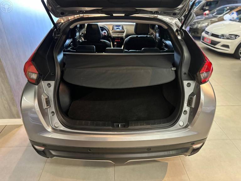 MITSUBISHI - ECLIPSE CROSS 1.5 HPE-S 16V 4P AUTOMÁTICO - 2021/2022 - PRATA - R$ 138.900,00