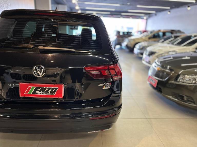 VOLKSWAGEN - TIGUAN 1.4 ALLSPACE COMFORT 250 TSI FLEX 4P - 2019/2020 - PRETA - R$ 134.900,00