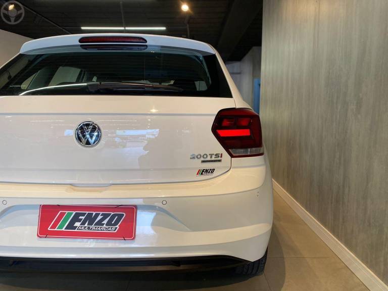 VOLKSWAGEN - POLO 1.0 200 TSI COMFORTLINE AUTOMÁTICO - 2018/2018 - BRANCA - R$ 71.900,00