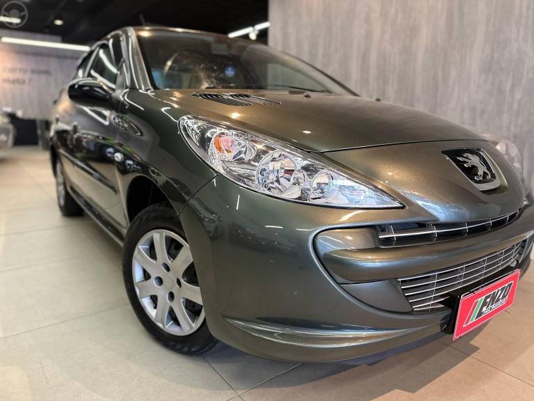PEUGEOT - 207 1.4 SEDAN XR PASSION 8V FLEX 4P MANUAL - 2010/2011 - CINZA - R$ 21.900,00