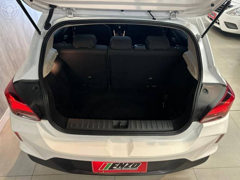 CHEVROLET - ONIX 1.0 LT 12V FLEX 4P MANUAL - 2020/2020 - BRANCA - R$ 59.900,00