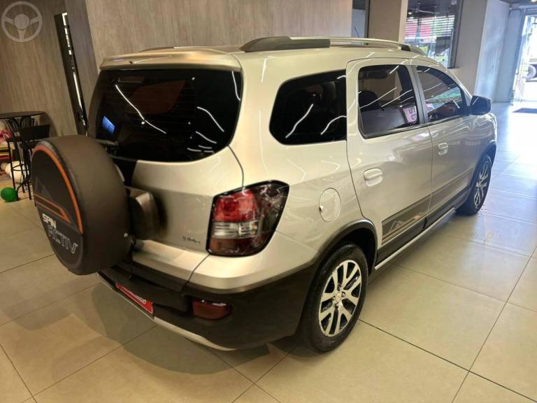 CHEVROLET - SPIN 1.8 ACTIV 8V FLEX 4P AUTOMÁTICO - 2015/2016 - PRATA - R$ 61.900,00