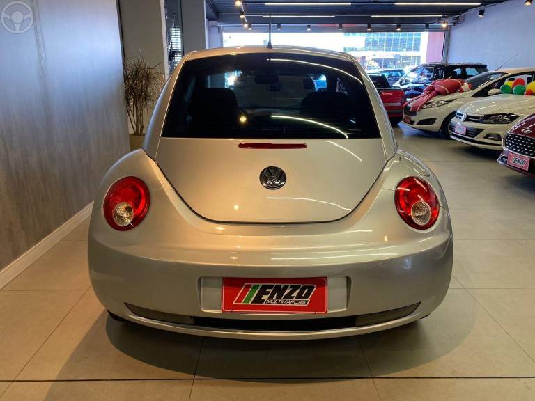 VOLKSWAGEN - NEW BEETLE 2.0 MI 8V 2P MANUAL - 2006/2007 - PRATA - R$ 37.900,00