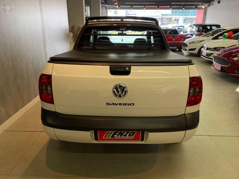 VOLKSWAGEN - SAVEIRO 1.6 MI ROCK IN RIO CD 8V FLEX 2P MANUAL - 2015/2016 - BRANCA - R$ 66.900,00