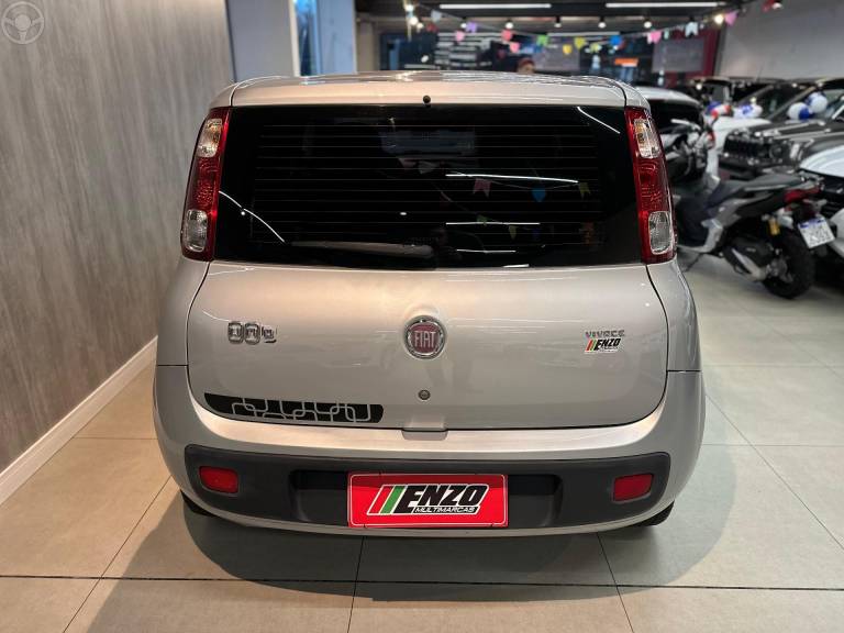 FIAT - UNO 1.0 EVO VIVACE 8V FLEX 4P MANUAL - 2013/2014 - PRATA - R$ 34.900,00