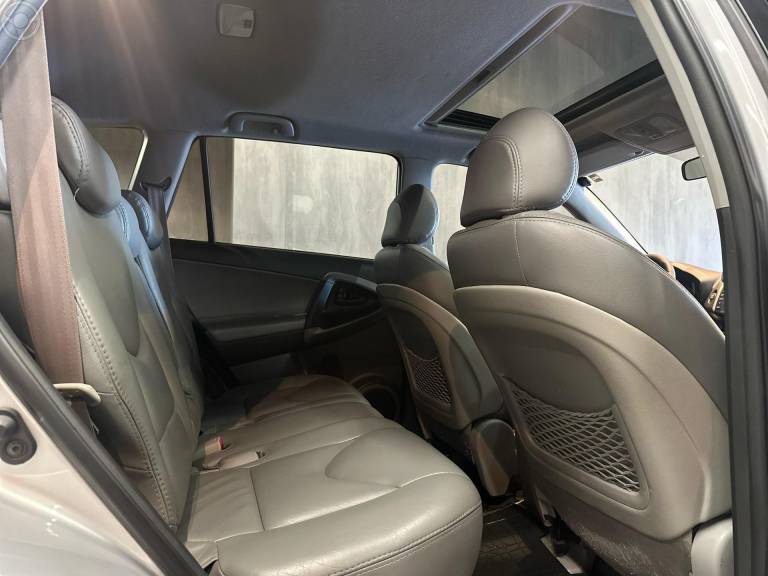 TOYOTA - RAV4 2.4 4X4 16V 4P AUTOMÁTICO - 2008/2008 - PRATA - R$ 57.900,00