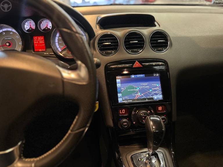 PEUGEOT - 308 1.6 GRIFFE THP 16V 4P AUTOMÁTICO - 2017/2017 - BRANCA - R$ 67.900,00