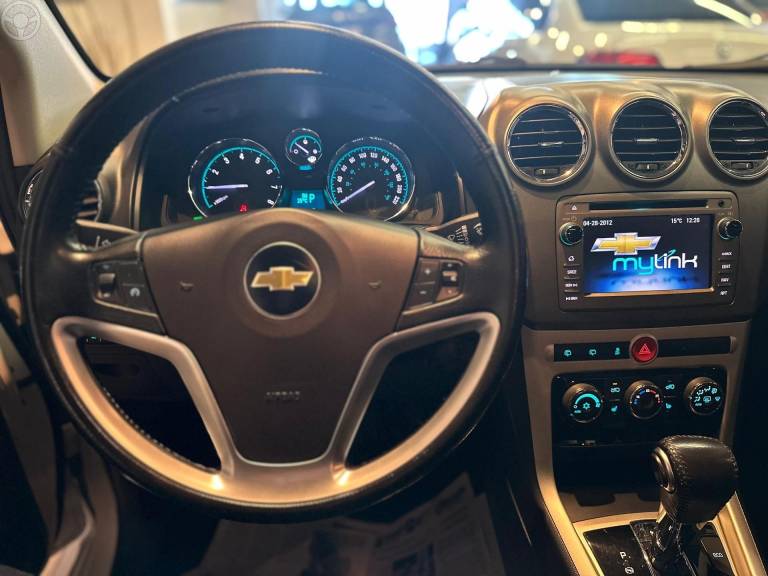 CHEVROLET - CAPTIVA 2.4 FWD SPORT 16V 4P AUTOMÁTICO - 2015/2015 - BRANCA - R$ 59.900,00