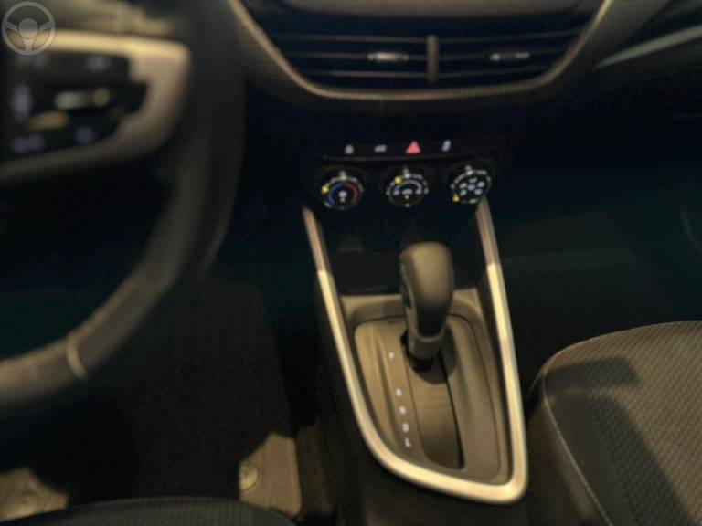 CHEVROLET - ONIX 1.0LTZ PLUS 12V TURBO FLEX 4P AUTOMÁTICO - 2023/2024 - BRANCA - R$ 89.900,00