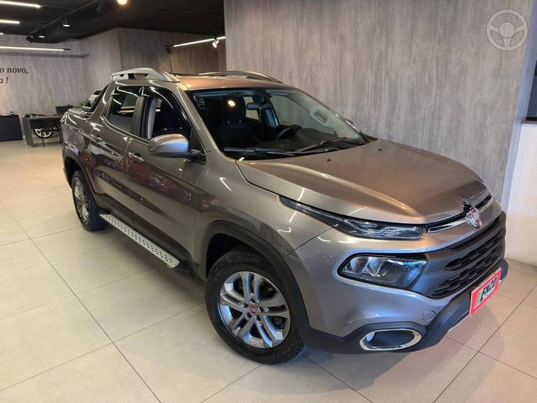 FIAT - TORO 2.0 16V TURBO DIESEL FREEDOM 4WD AT9 AUTOMÁTICO - 2019/2020 - CINZA - R$ 107.900,00