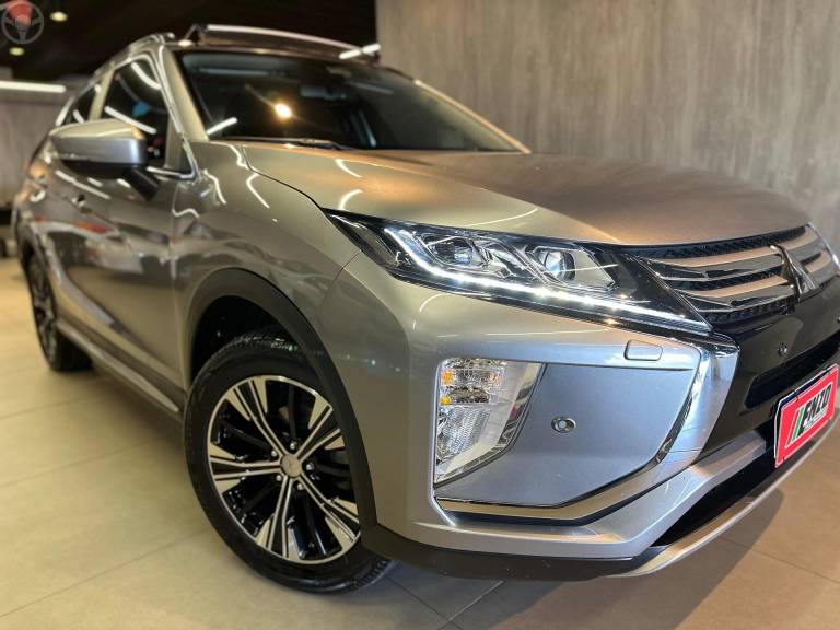 MITSUBISHI - ECLIPSE CROSS 1.5 HPE-S 16V 4P AUTOMÁTICO - 2021/2022 - PRATA - R$ 138.900,00