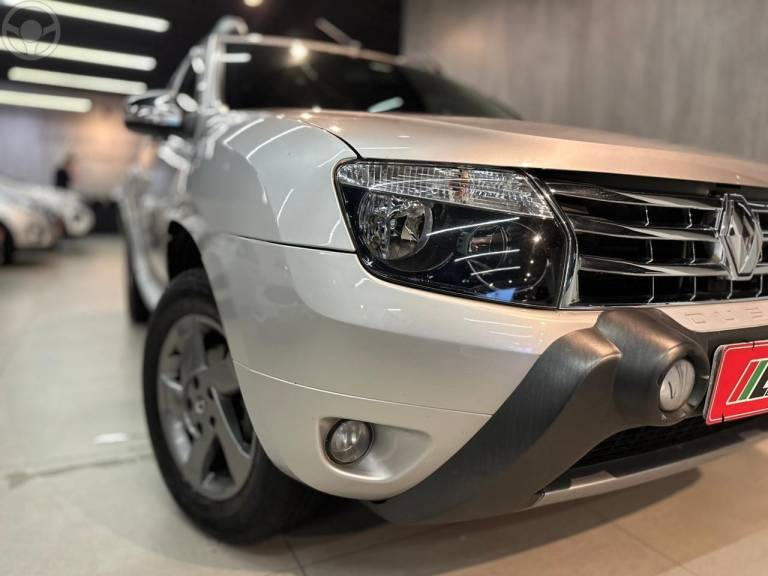 RENAULT - DUSTER 2.0 TECH ROAD 4X2 16V FLEX 4P AUTOMÁTICO - 2013/2014 - PRATA - R$ 55.900,00