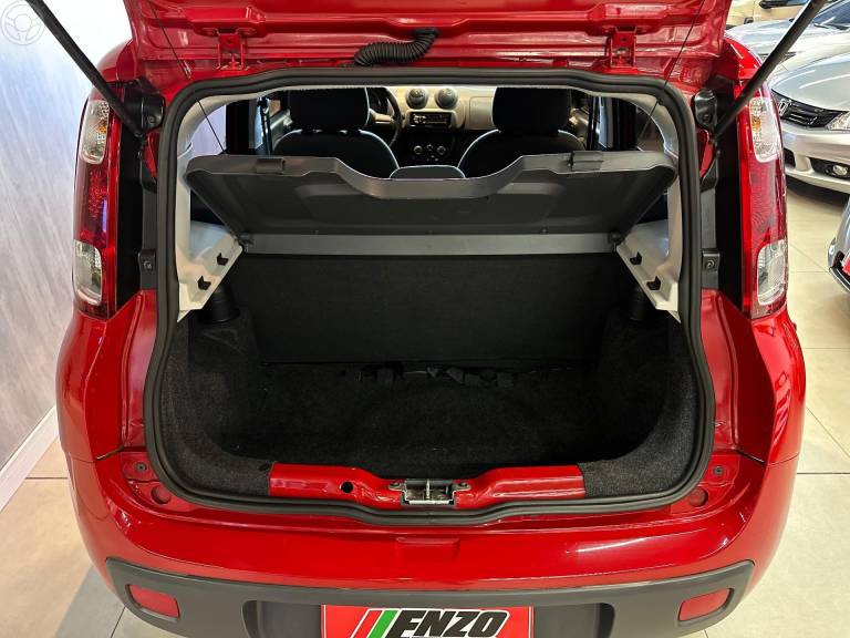 FIAT - UNO 1.0 EVO VIVACE 8V FLEX 4P MANUAL - 2012/2013 - VERMELHA - R$ 31.900,00