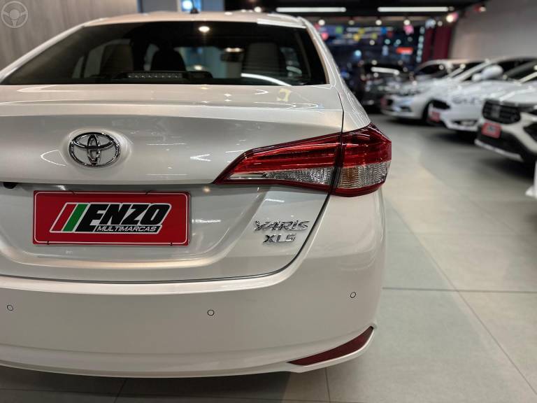 TOYOTA - YARIS 1.5 XLS SEDAN 16V FLEX 4P AUTOMÁTICO - 2022/2023 - BRANCA - R$ 104.900,00