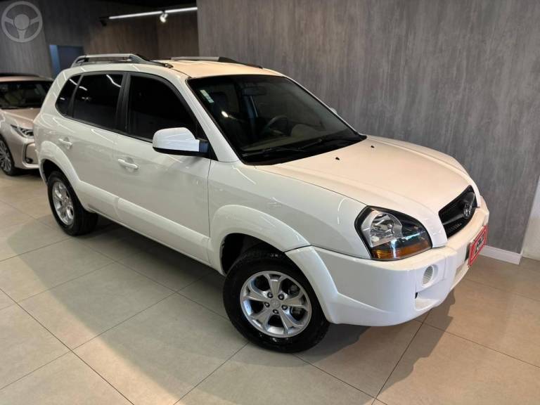 HYUNDAI - TUCSON 2.0 MPFI GLS 16V 143CV 2WD FLEX 4P AUTOMÁTICO - 2015/2016 - BRANCA - R$ 62.900,00