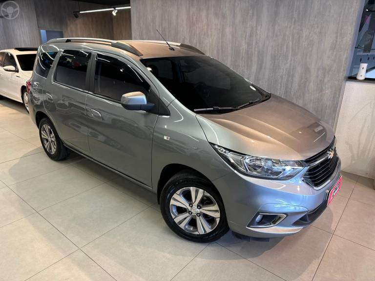 CHEVROLET - SPIN 1.8 PREMIER 8V FLEX 4P AUTOMÁTICO - 2023/2024 - PRATA - R$ 109.900,00