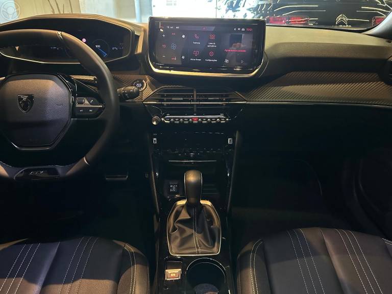 PEUGEOT - 2008 1.0 TURBO GT 200 FLEX 4P AUTOMÁTICO - 2024/2025 - BRANCA - R$ 154.900,00