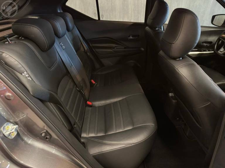 NISSAN - KICKS 1.6 16V FLEX SL PACK TECH 4P XTRONIC - 2017/2018 - CINZA - R$ 85.900,00