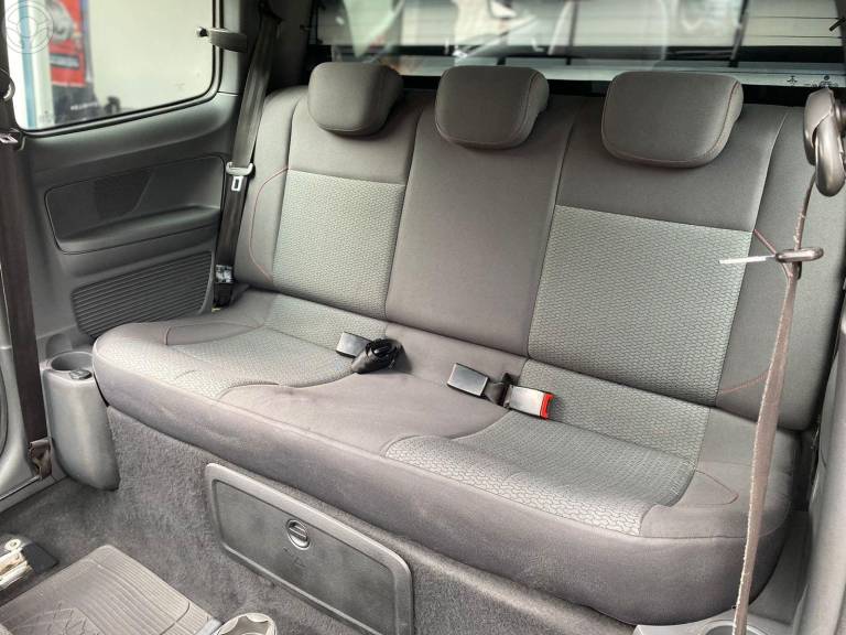 VOLKSWAGEN - SAVEIRO 1.6 MI ROCK IN RIO CD 8V FLEX 2P MANUAL - 2015/2016 - BRANCA - R$ 67.900,00