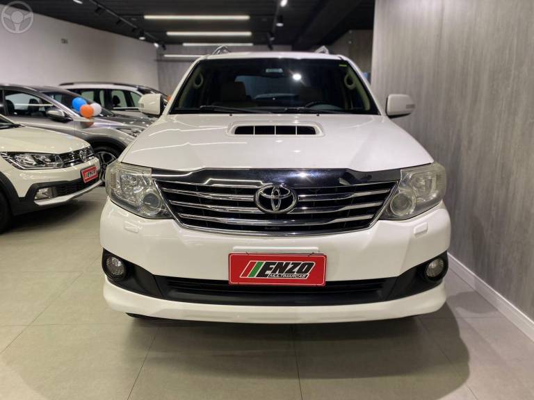 TOYOTA - HILUX SW4 3.0 SRV 4X4 16V TURBO INTERCOOLER DIESEL 4P AUTOMÁTICO - 2013/2013 - BRANCA - R$ 138.900,00