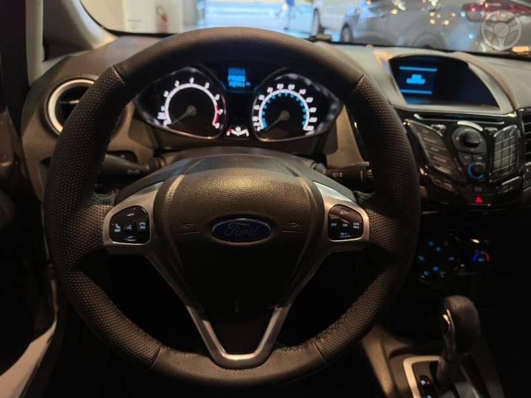 FORD - FIESTA 1.6 TITANIUM HATCH 16V FLEX 4P AUTOMÁTICO - 2014/2015 - PRATA - R$ 46.900,00