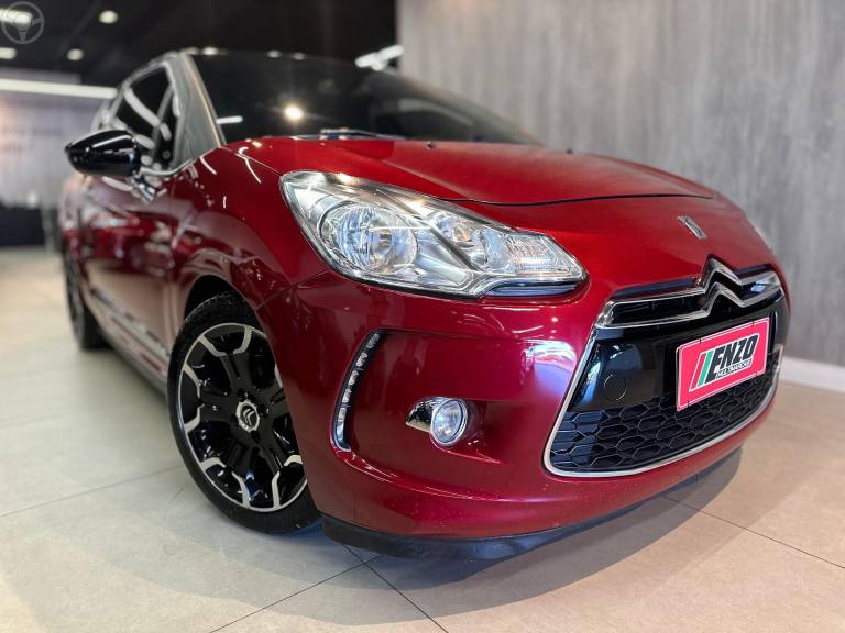 CITROËN - DS3 1.6 THP 16V 2P MANUAL - 2012/2013 - VERMELHA - R$ 64.900,00