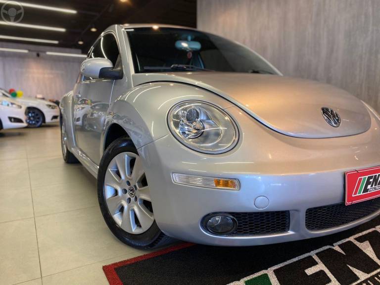 VOLKSWAGEN - NEW BEETLE 2.0 MI 8V 2P MANUAL - 2006/2007 - PRATA - R$ 37.900,00