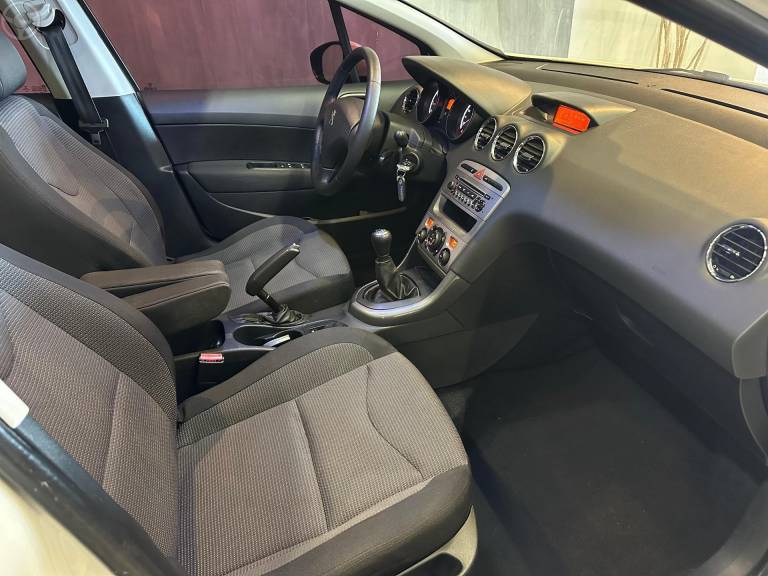 PEUGEOT - 308 2.0 ALLURE 16V FLEX 4P MANUAL - 2012/2013 - BRANCA - R$ 41.900,00