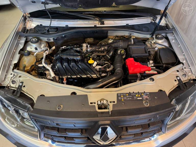 RENAULT - OROCH 1.6 16V SCE INTENSE FLEX 4P MANUAL - 2022/2023 - PRATA - R$ 91.900,00