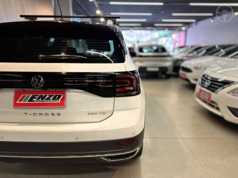 VOLKSWAGEN - T-CROSS 1.4 HIGHLINE TSI 16V FLEX 4P AUTOMÁTICO - 2022/2022 - BRANCA - R$ 110.900,00