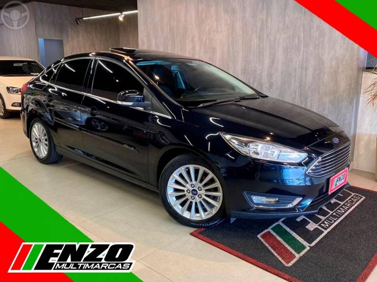 FORD - FOCUS 2.0 TITANIUM SEDAN 16V FLEX 4P AUTOMÁTICO - 2016/2017 - PRETA - R$ 69.900,00