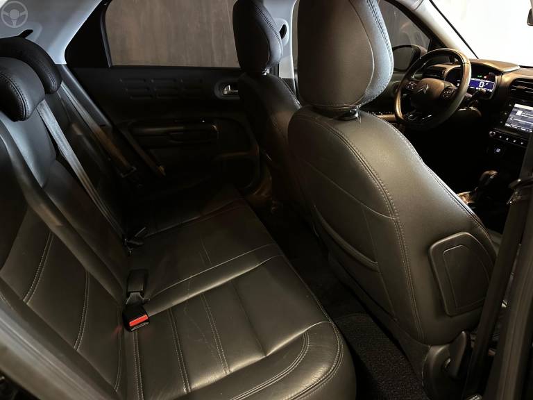 CITROËN - C4 CACTUS 1.6 VTI FEEL PACK FLEX 4P AUTOMATICO - 2019/2020 - PRETA - R$ 74.900,00