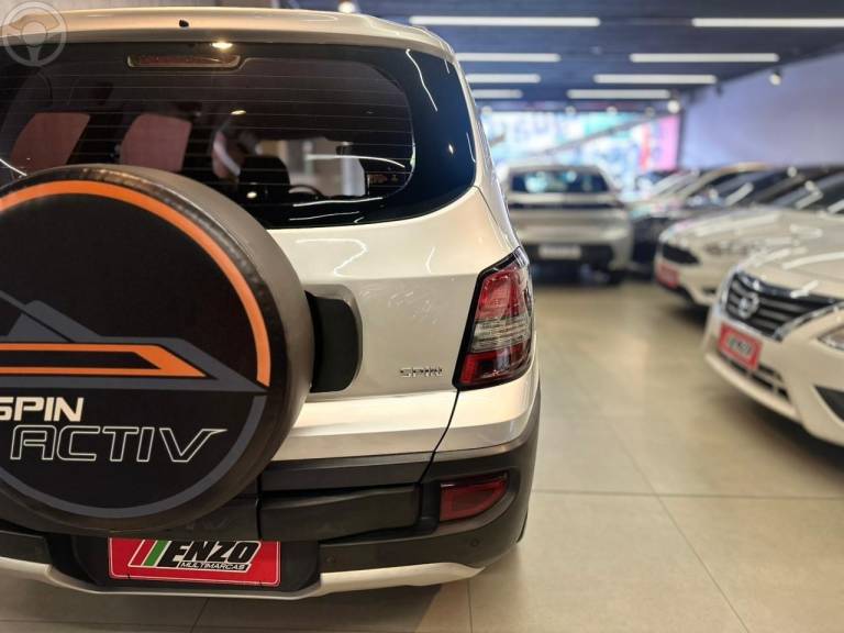 CHEVROLET - SPIN 1.8 ACTIV 8V FLEX 4P AUTOMÁTICO - 2015/2016 - PRATA - R$ 61.900,00