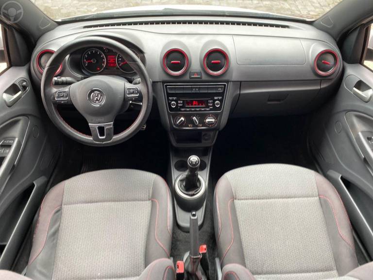 VOLKSWAGEN - SAVEIRO 1.6 MI ROCK IN RIO CD 8V FLEX 2P MANUAL - 2015/2016 - BRANCA - R$ 66.900,00