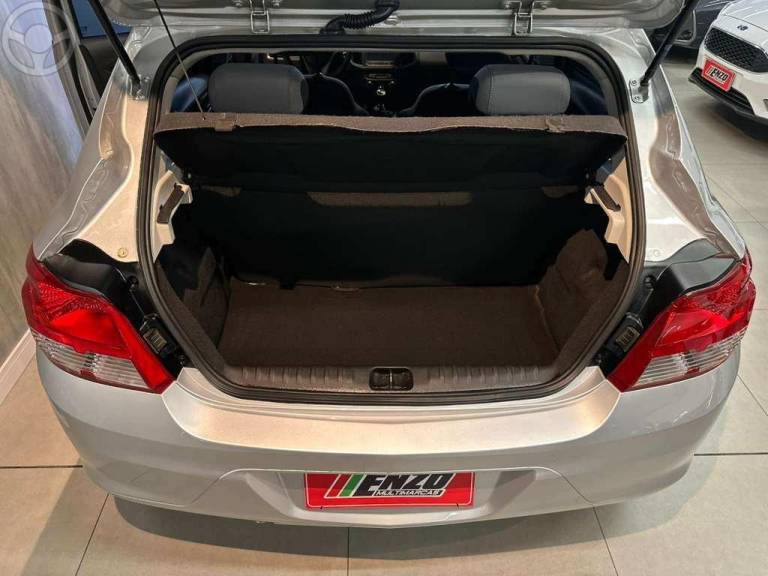 CHEVROLET - ONIX 1.0 MPFI LT 8V FLEX 4P MANUAL - 2016/2016 - PRATA - R$ 47.900,00