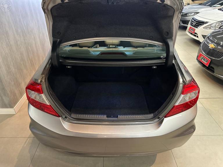 HONDA - CIVIC 2.0 EXR 16V FLEX 4P AUTOMÁTICO - 2013/2014 - CINZA - R$ 79.900,00