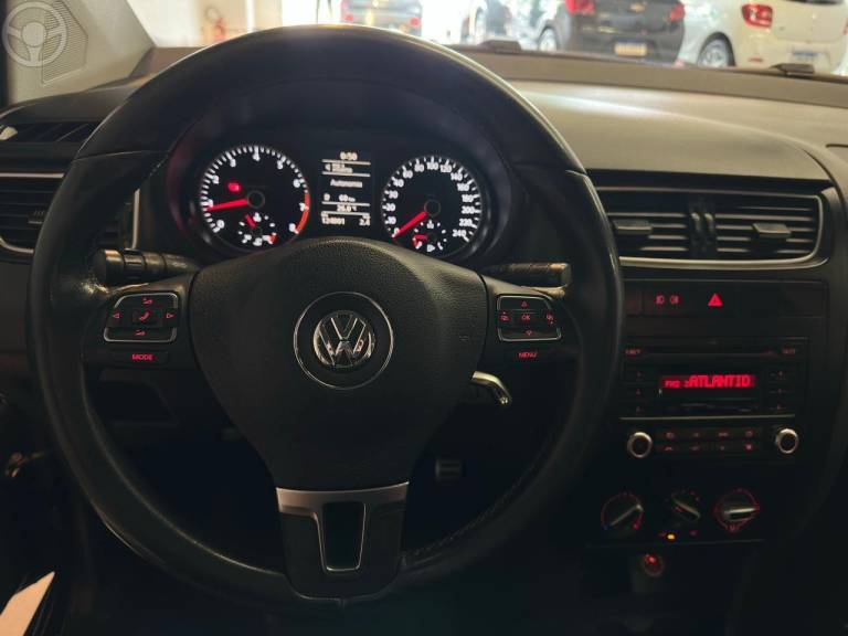 VOLKSWAGEN - FOX 1.6 MI PRIME 8V FLEX 4P MANUAL - 2012/2013 - PRETA - R$ 43.900,00