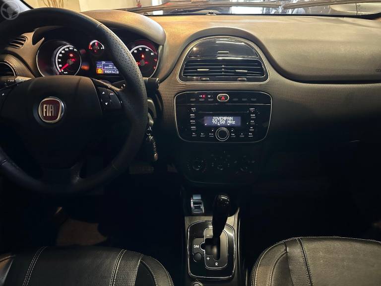 FIAT - PUNTO 1.8 BLACKMOTION 16V FLEX 4P AUTOMATIZADO - 2015/2016 - PRETA - R$ 51.900,00