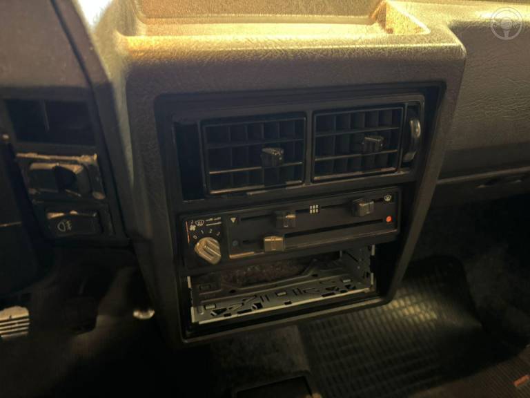 VOLKSWAGEN - GOL 1.6 CL 8V 2P MANUAL - 1994/1994 - AZUL - R$ 20.900,00