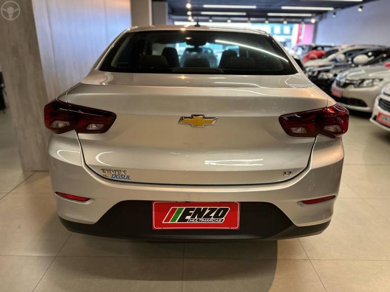 CHEVROLET - ONIX 1.0 LT 12V FLEX 4P MANUAL - 2022/2023 - PRATA - R$ 74.900,00
