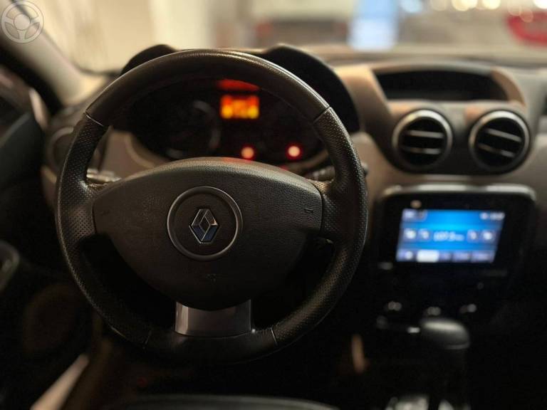 RENAULT - DUSTER 2.0 TECH ROAD 4X2 16V FLEX 4P AUTOMÁTICO - 2013/2014 - PRATA - R$ 55.900,00
