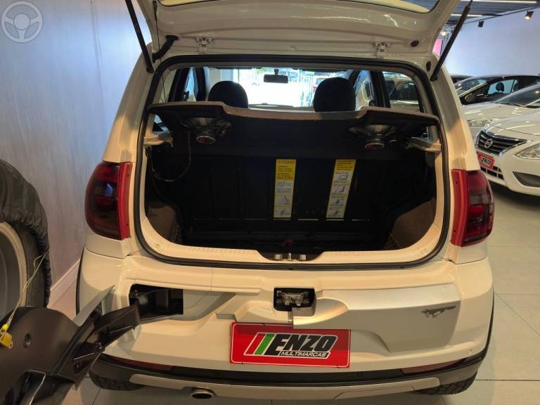 VOLKSWAGEN - CROSSFOX 1.6 MI FLEX 8V 4P MANUAL - 2012/2013 - BRANCA - R$ 48.900,00