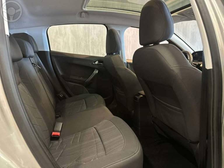 PEUGEOT - 208 1.6 GRIFFE 16V FLEX 4P MANUAL - 2014/2014 - PRATA - R$ 42.900,00