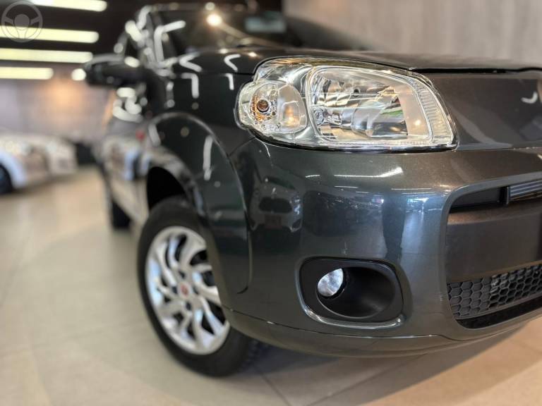 FIAT - UNO 1.0 EVO VIVACE 8V FLEX 4P MANUAL - 2013/2013 - CINZA - R$ 34.900,00